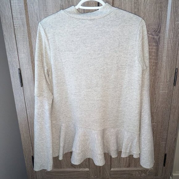 NEW Hem & Thread Solid Ribbed Ruffled Hem Bell Flared Long Sleeves Top Shirt NWT - Picture 4 of 4